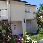1 Malinska