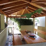 1 Gazde/Camere de închiriat Malinska