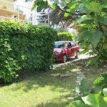 1 Gazde/Camere de închiriat *