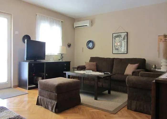 ホームステイ 1 マリンスカ